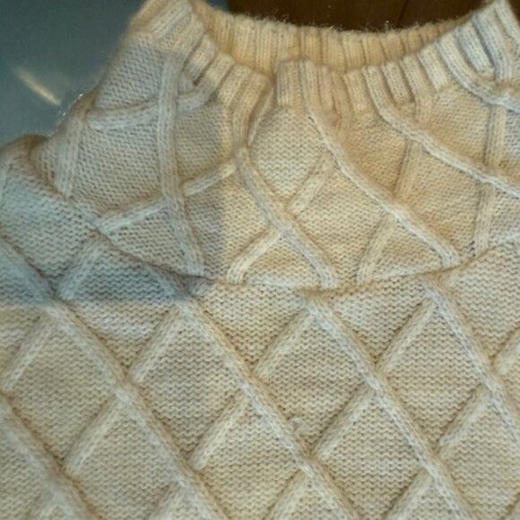 Pre-Loved Mersea Lisbon Traveller Mock Turtleneck in Ivory - OS - Picture 4 of 8